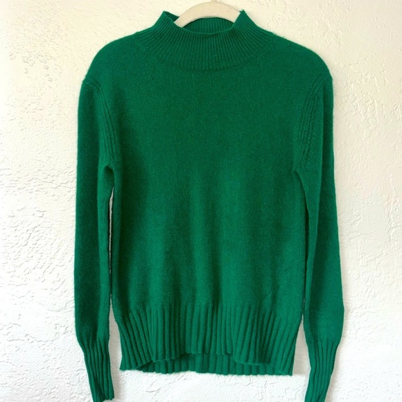 J. Crew Vibrant Green 100% cashmere Mock Neck Sweater XS - Picture 1 of 6